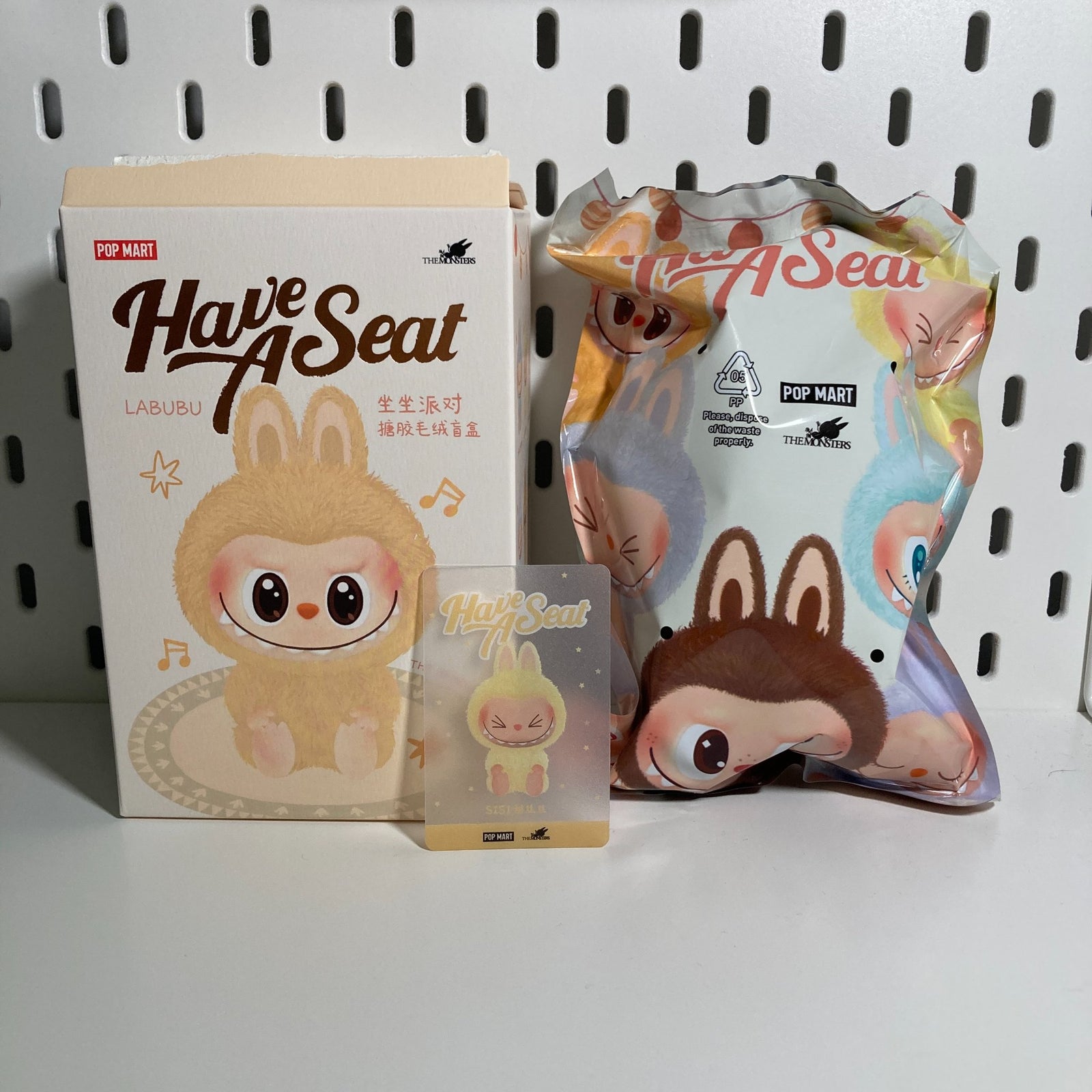 SISI - Labubu THE MONSTERS - Have a Seat Vinyl Plush by POPMART - 2