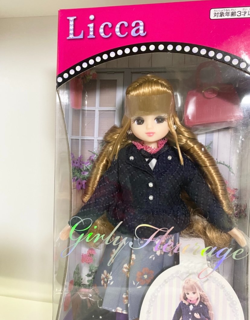 Girly Fleurage - Takara Tomy Licca-Chan Doll & Extra Outfit