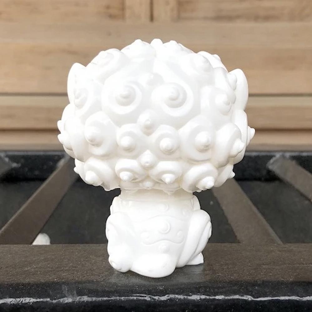 Shi-Shi the Tiny Guardian 4-inch Sofubi Vinyl Figure - White Edition