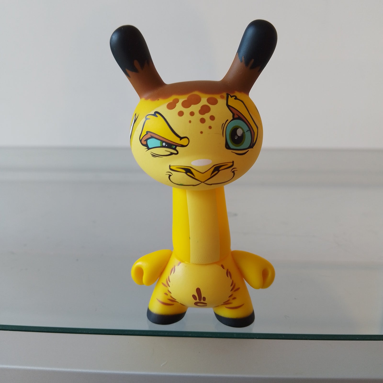 Jonahone Giraffe - Dunny Series 2012 by Kidrobot