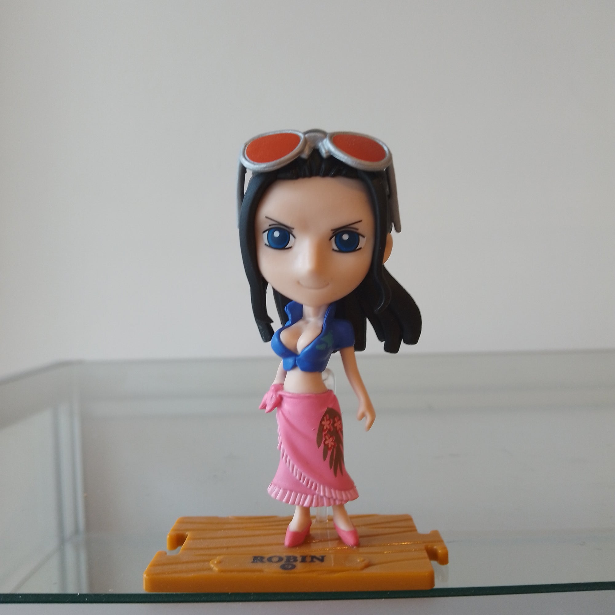 Robin - One Piece Toy Figure