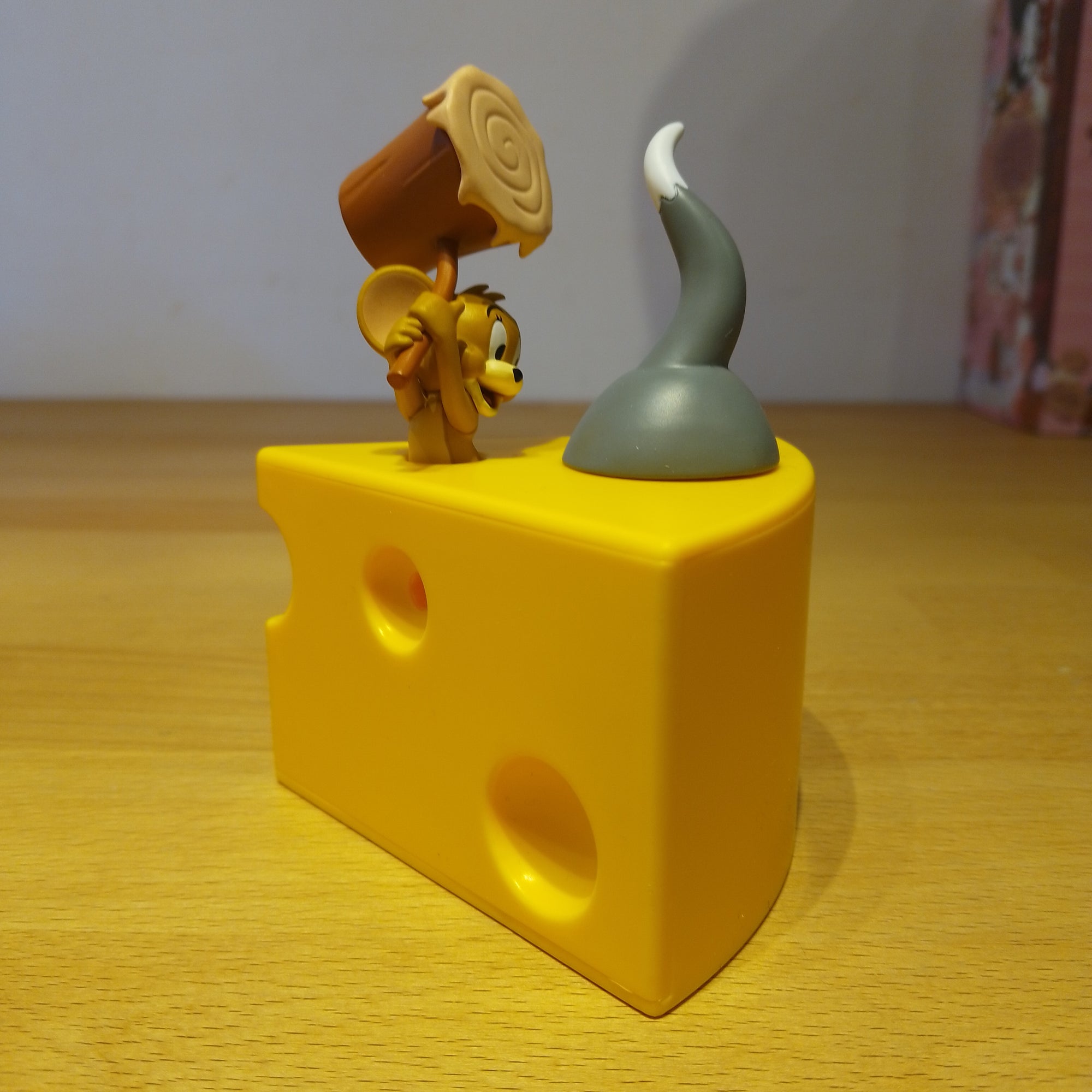 Hammer - Tom and Jerry Cheese is Power Series by 52Toys