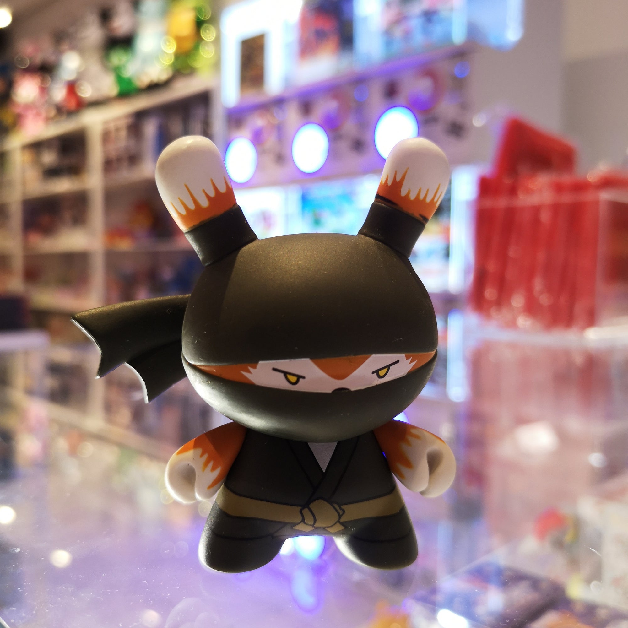 Ninja Tiger (Huck Gee) - Dunny 2010 series by Kidrobot