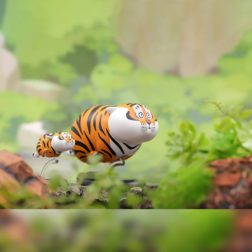 Jumping - Pangu and Baby by 52Toys
