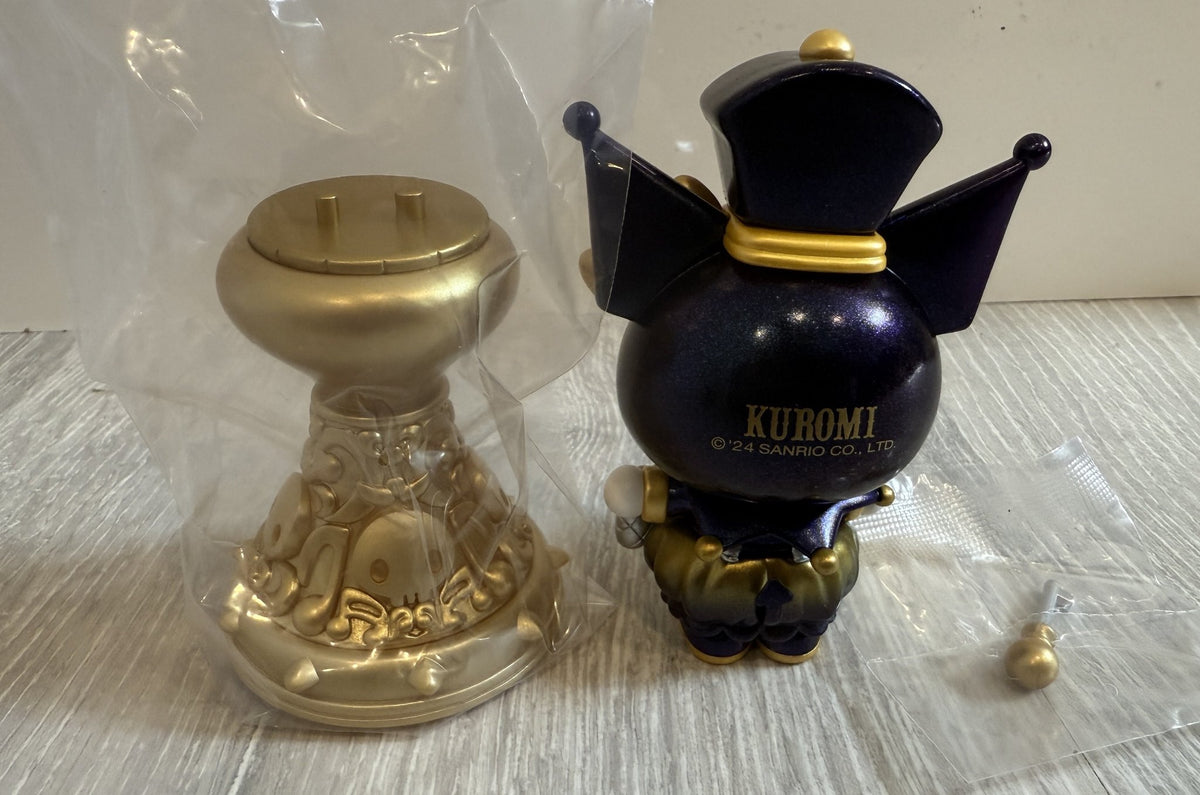 The Pawn on the Left - Kuromi Chess - Top Toy