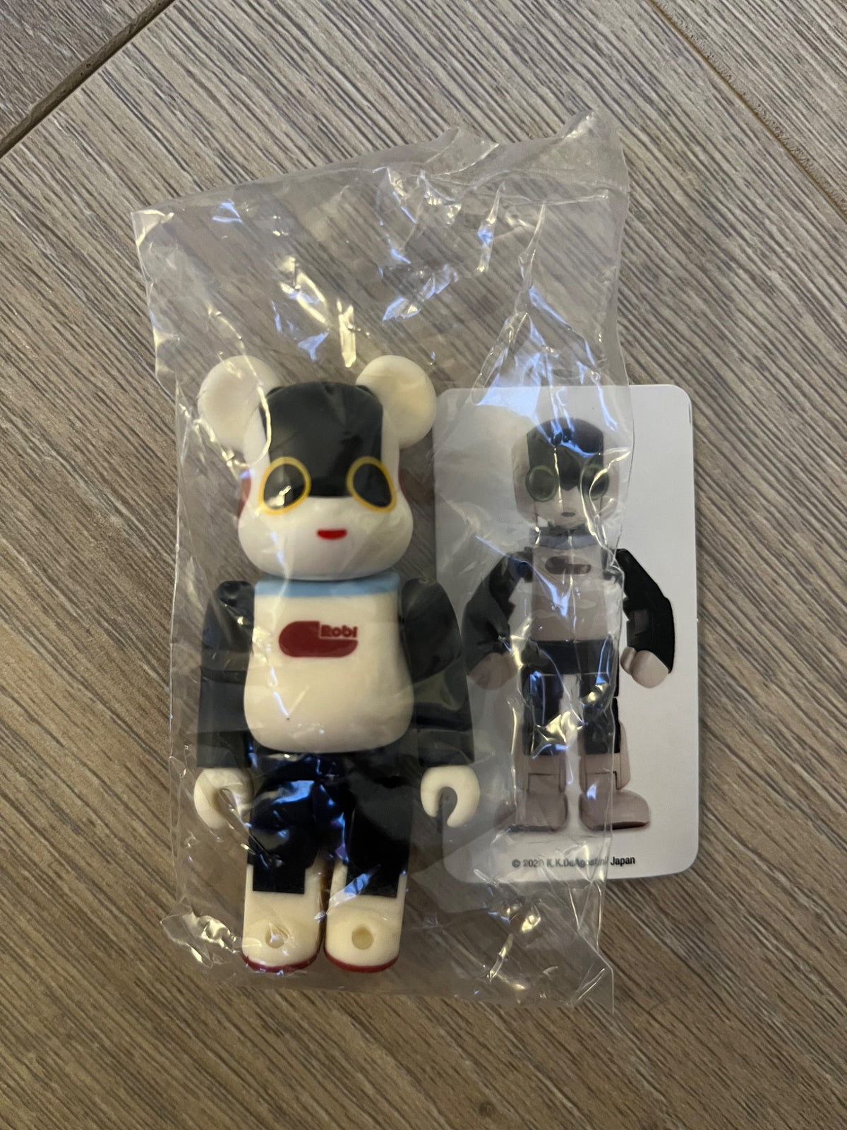 Bearbrick Series 40 Robi Robot Bear - 1