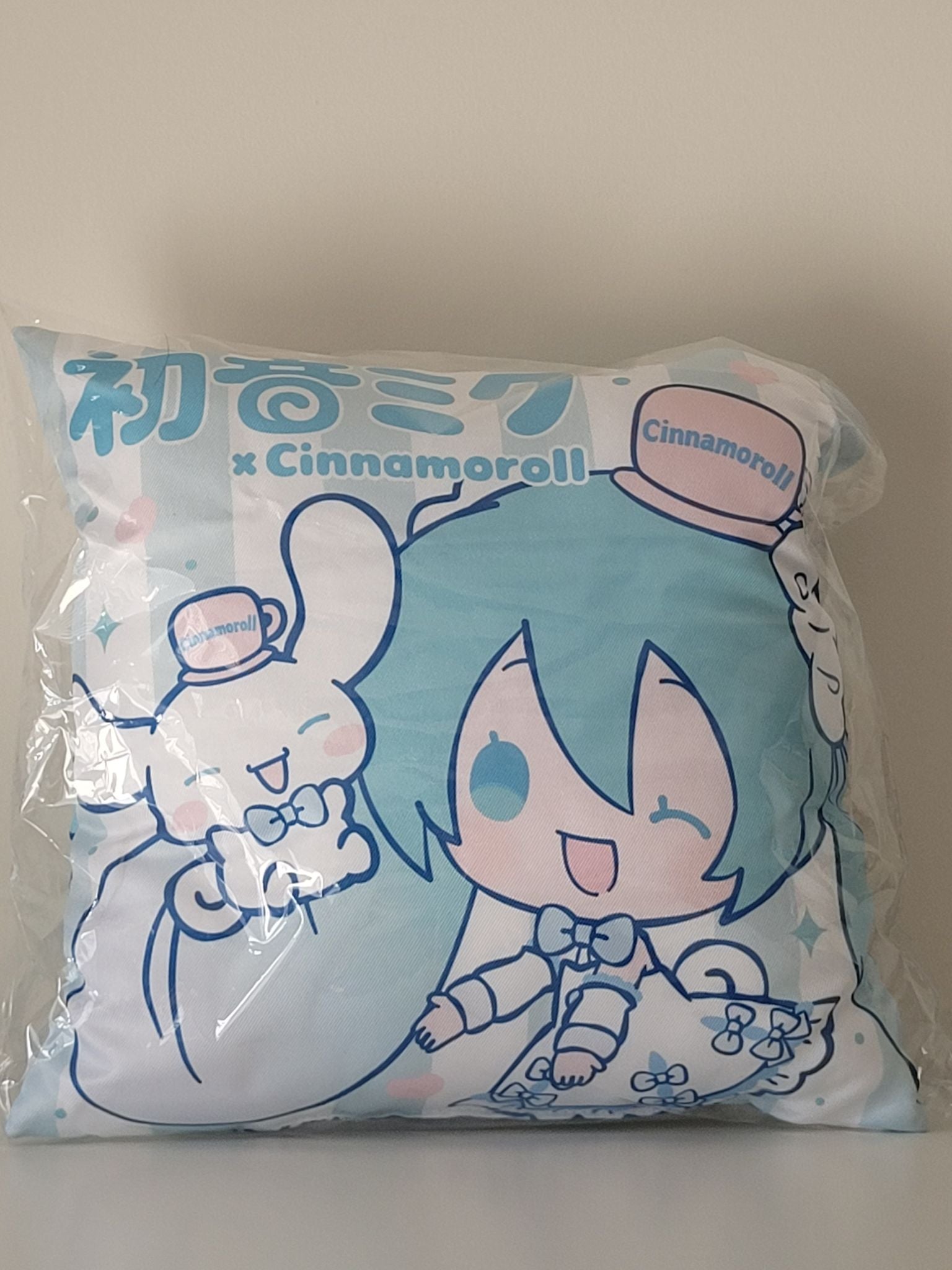 Hatsune Miku x Cinnamoroll Double side Cushion - 1