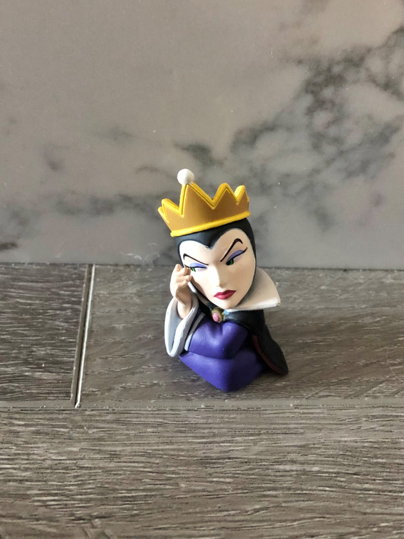 Evil Queen - Disney Villains Gachapon [Takara Tomy Capsule Toy]  - 3