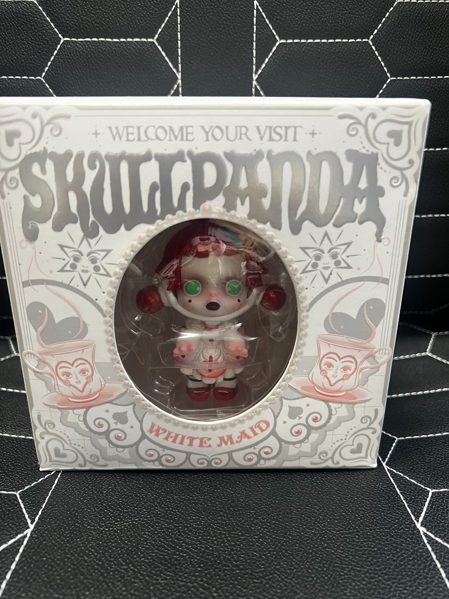 White Maid + Welcome Your Visit Limited Edition - Skullpanda - Pop Mart - 1
