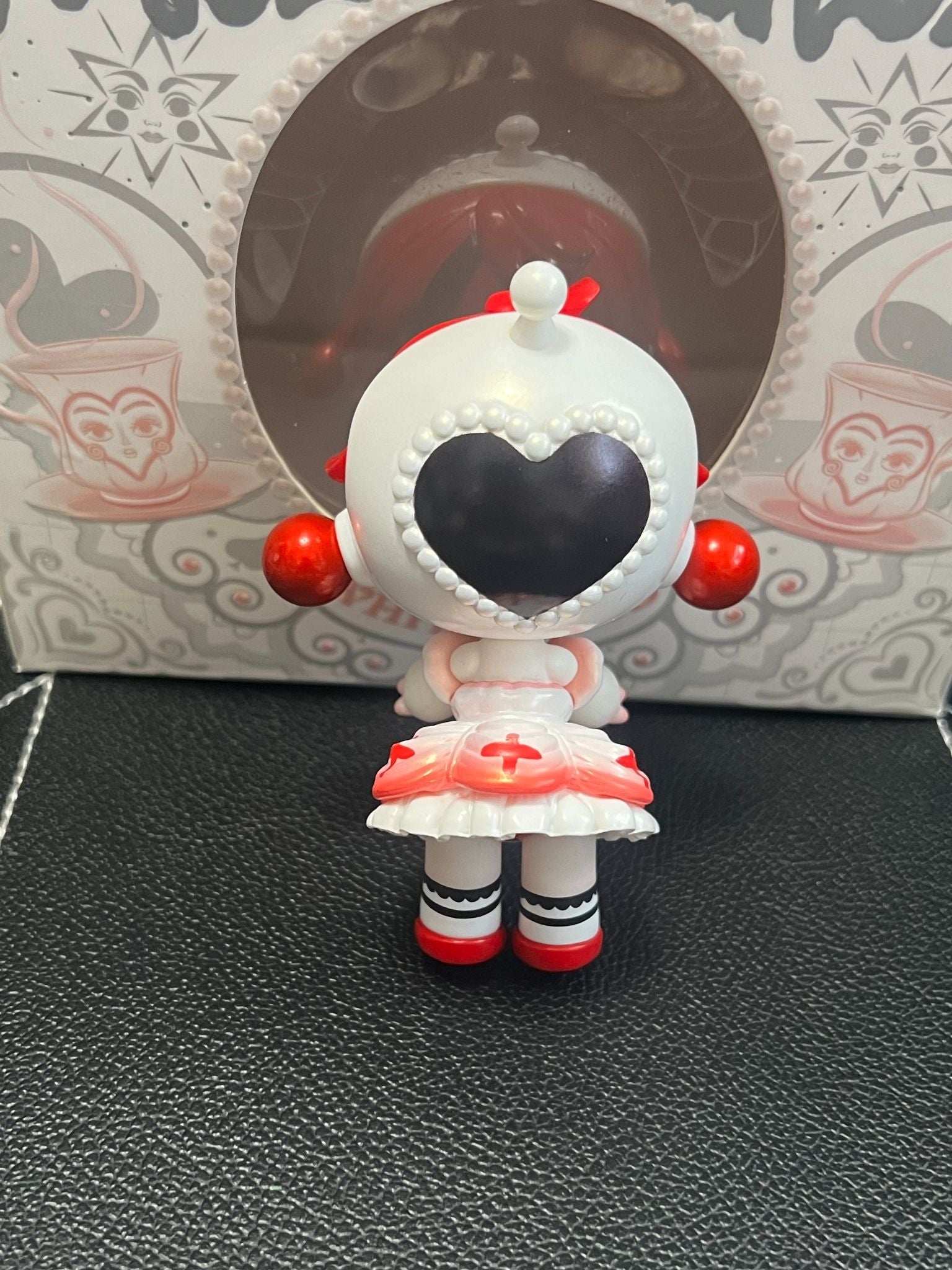 White Maid + Welcome Your Visit Limited Edition - Skullpanda - Pop Mart - 1