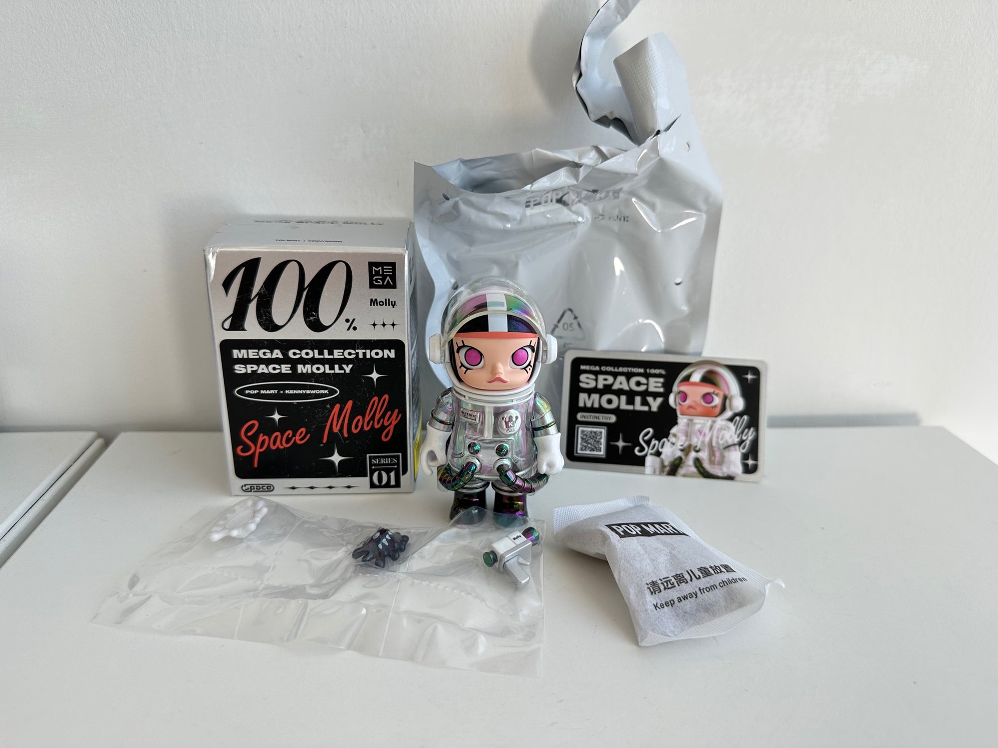 MEGAコレクション100％SPACE MOLLY instinctoy POP MART AUTHENTIC MEGA Collection 100% SPACE MOLLY Series 1
