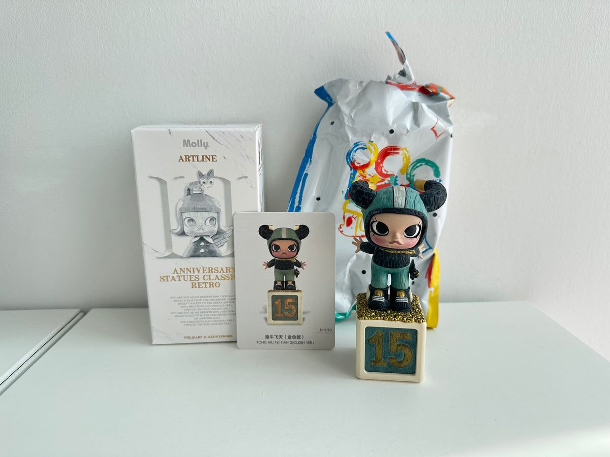 Tong Niu Fei Tian (Golden Ver.)- MOLLY Anniversary Statues Classical Retro 2 Series Figures by POP MART - 2