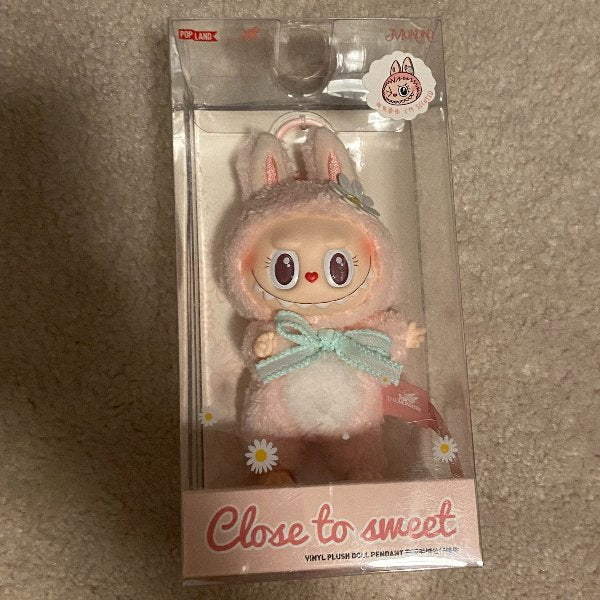 POPMART ランド LABUBU MOKOKO CLOSE TO SWEET Mokoko/ Labubu Close to Sweet Vinyl Plush Doll Pendant (POP