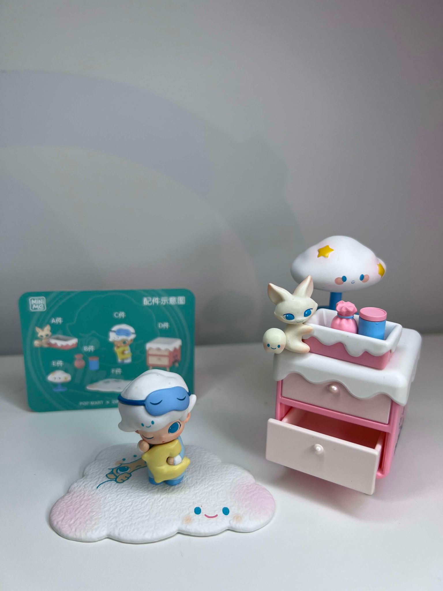 Drowsy Look - Dimoo Homebody series by POP MART - 1