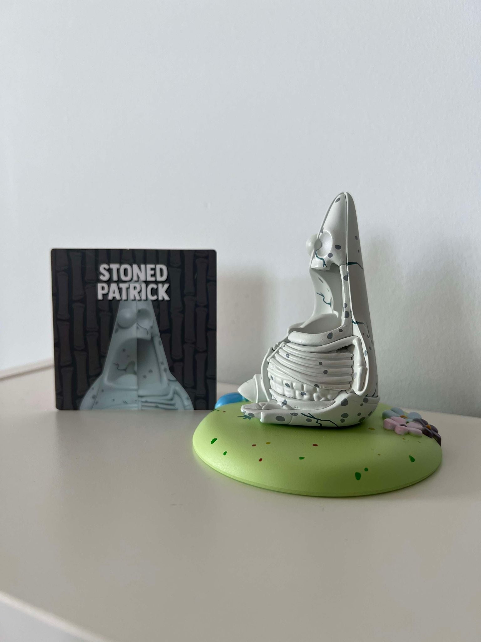 Stoned Patrick-SpongeBob SquarePants (Meme Edition) Hidden Dissectables by Jason Freeny x Mighty Jaxx - 1