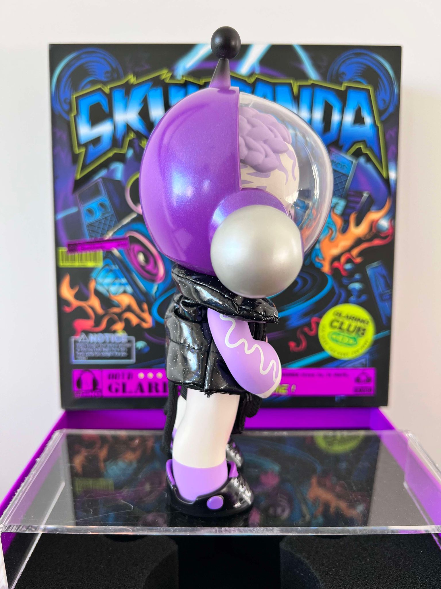 Skullpanda OOTD Glaring Big Figure by POP MART - Mindzai Toy