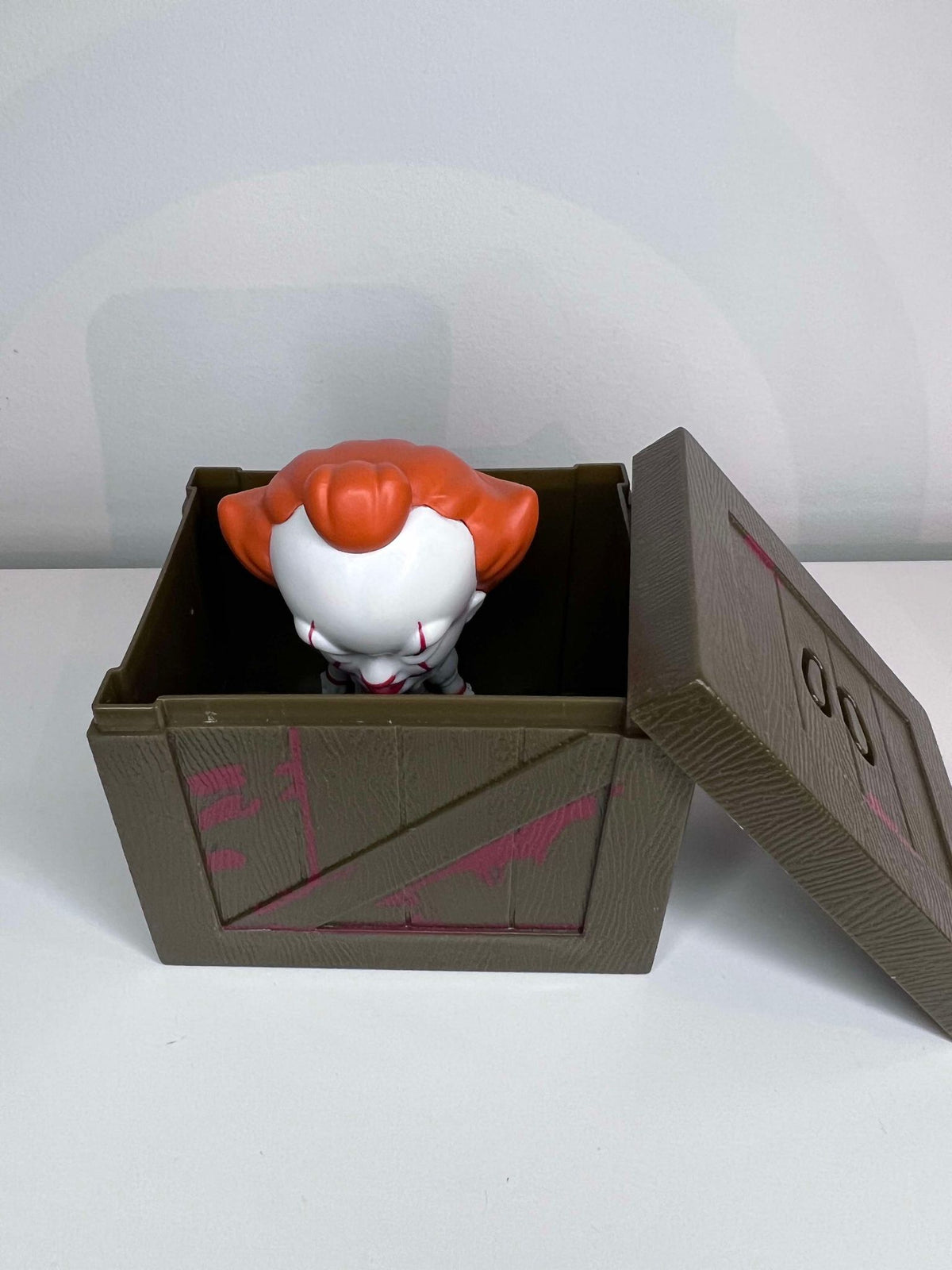 Smols Culturefly Horror Figure IT Chapter 2 Pennywise With Crate - 2