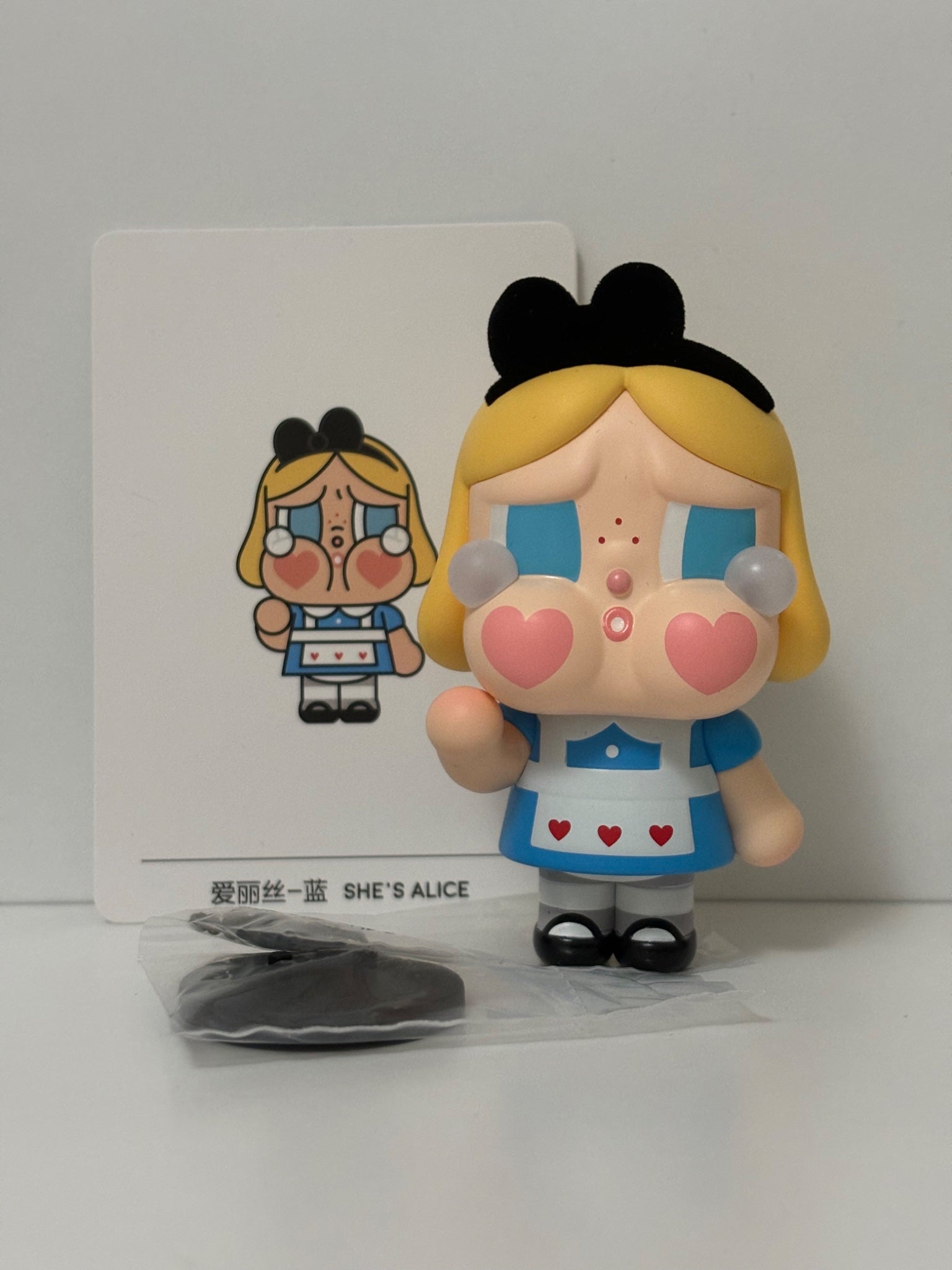 ポップマートCRYBABY Crying Again SHE'S ALICE Pop Mart She's Alice Crybaby Crying Again Series Figure