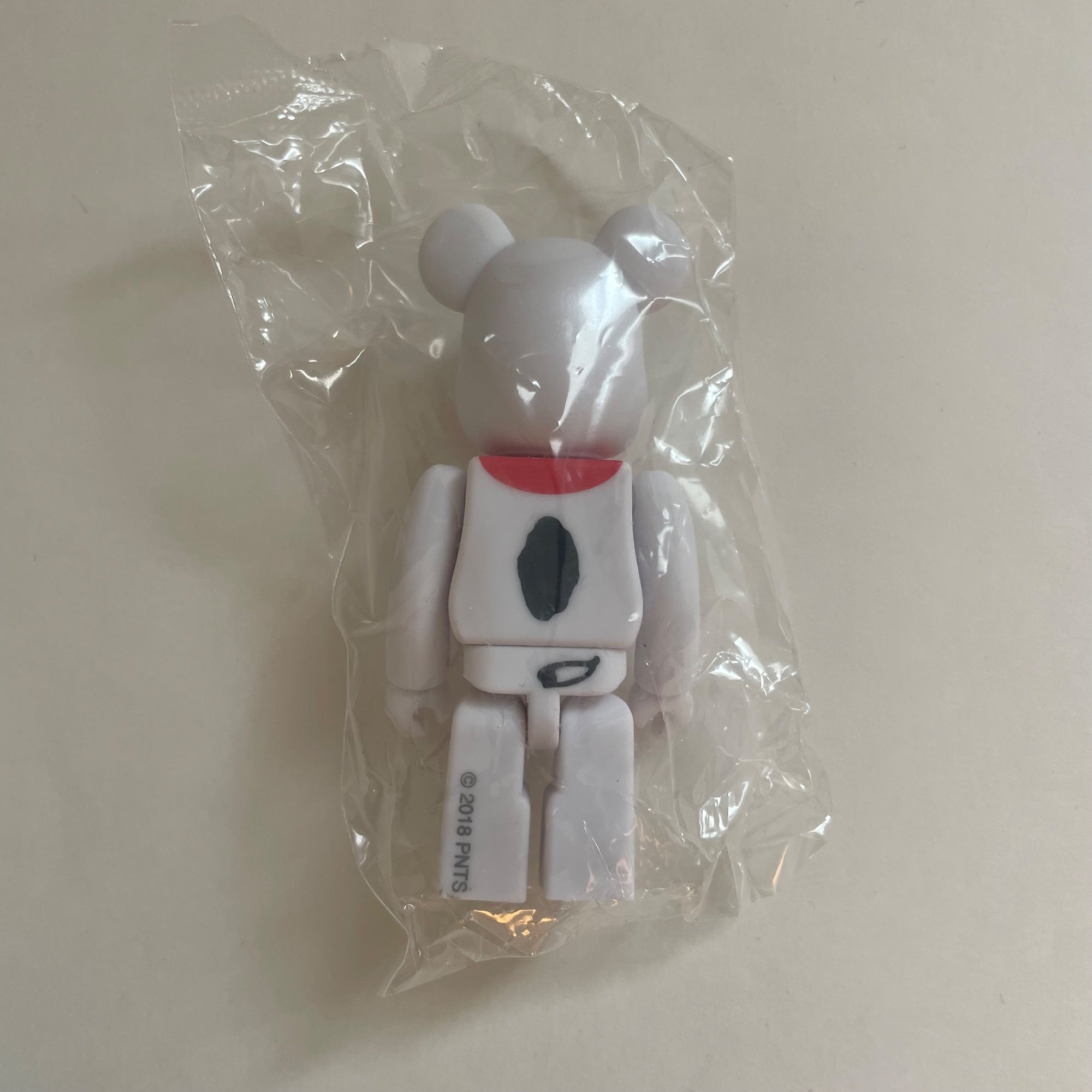 Peanuts Snoopy 100% Bearbrick Series 36 by Medicom Toy - 2