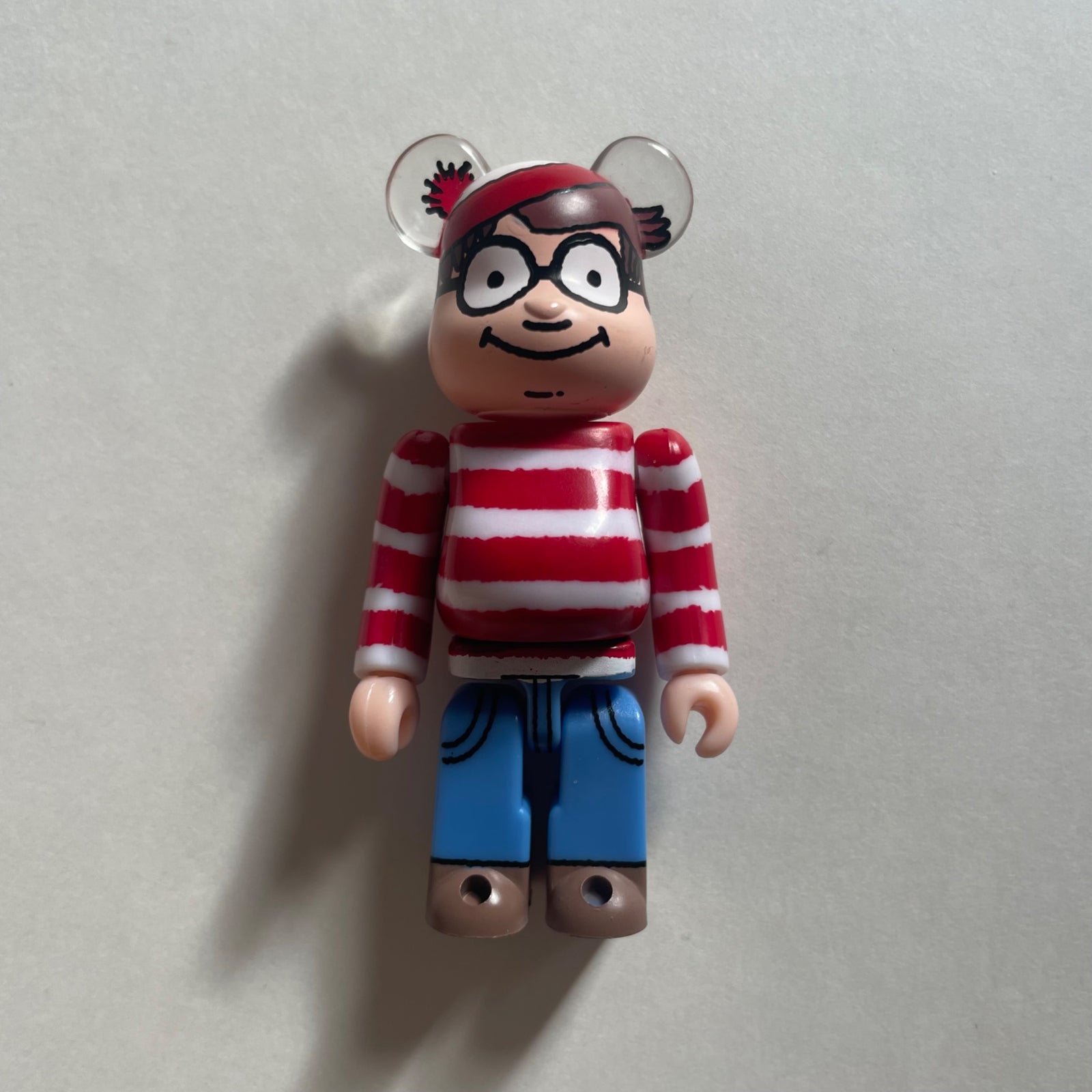 Waldo / Wally 100% Bearbrick Series 35 by Medicom Toy - 1