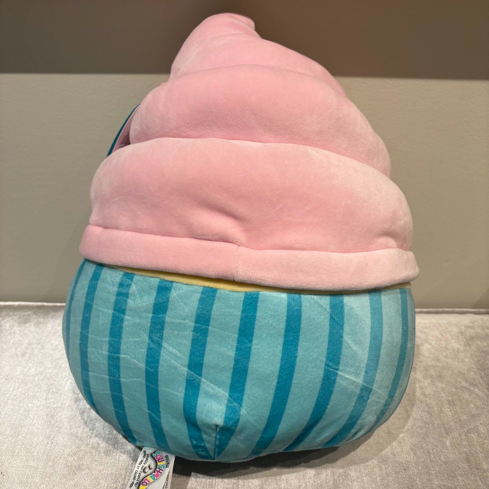 12" Deidre the Cupcake - Paper Store Exclusive by Squishmallows - 1