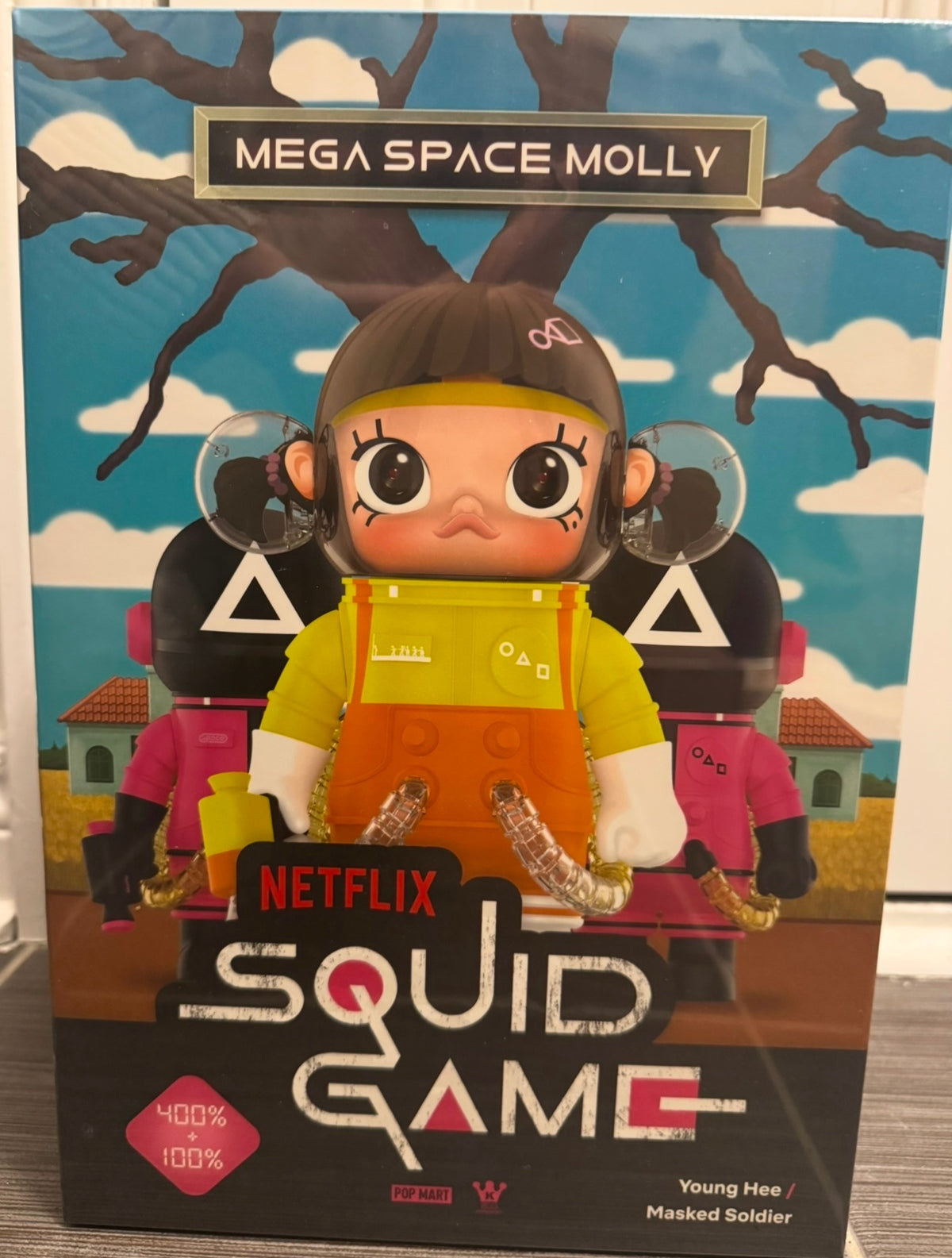 ゲームキャラクター MEGA SPACE MOLLY 400%+100% Squid Game Pop Mart Mega Space Molly Squid Game Masked Soldier 100