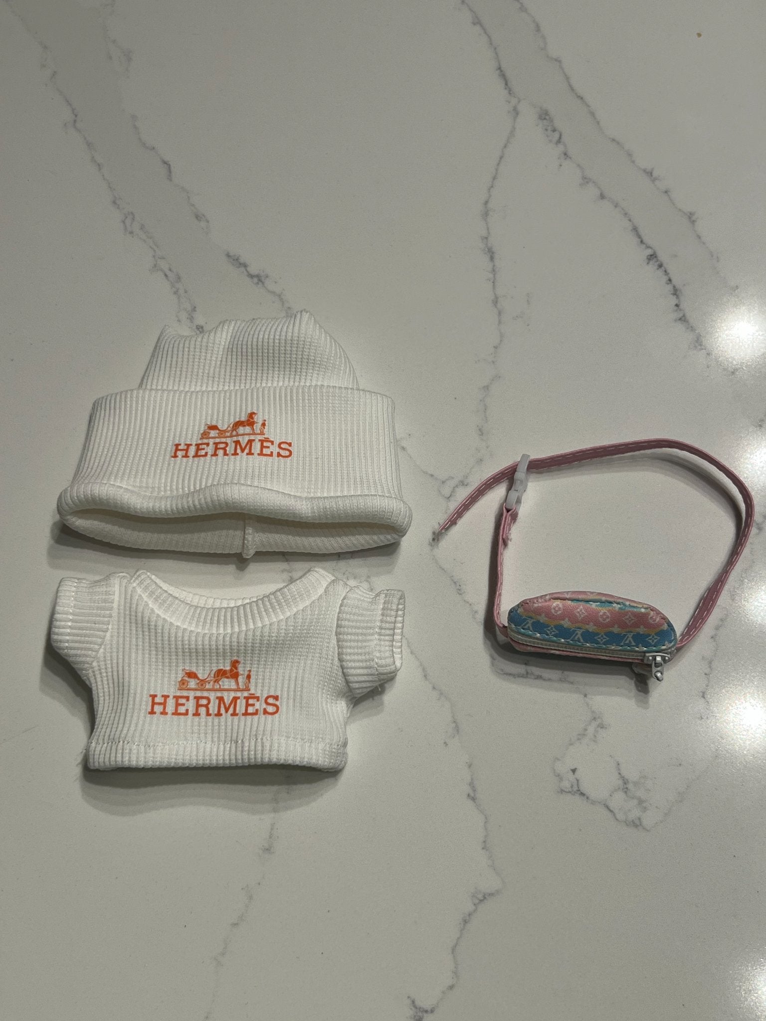 White "H" Sweater + Hat Set with Bag  - Labubu Clothes for Have A Seat - 1