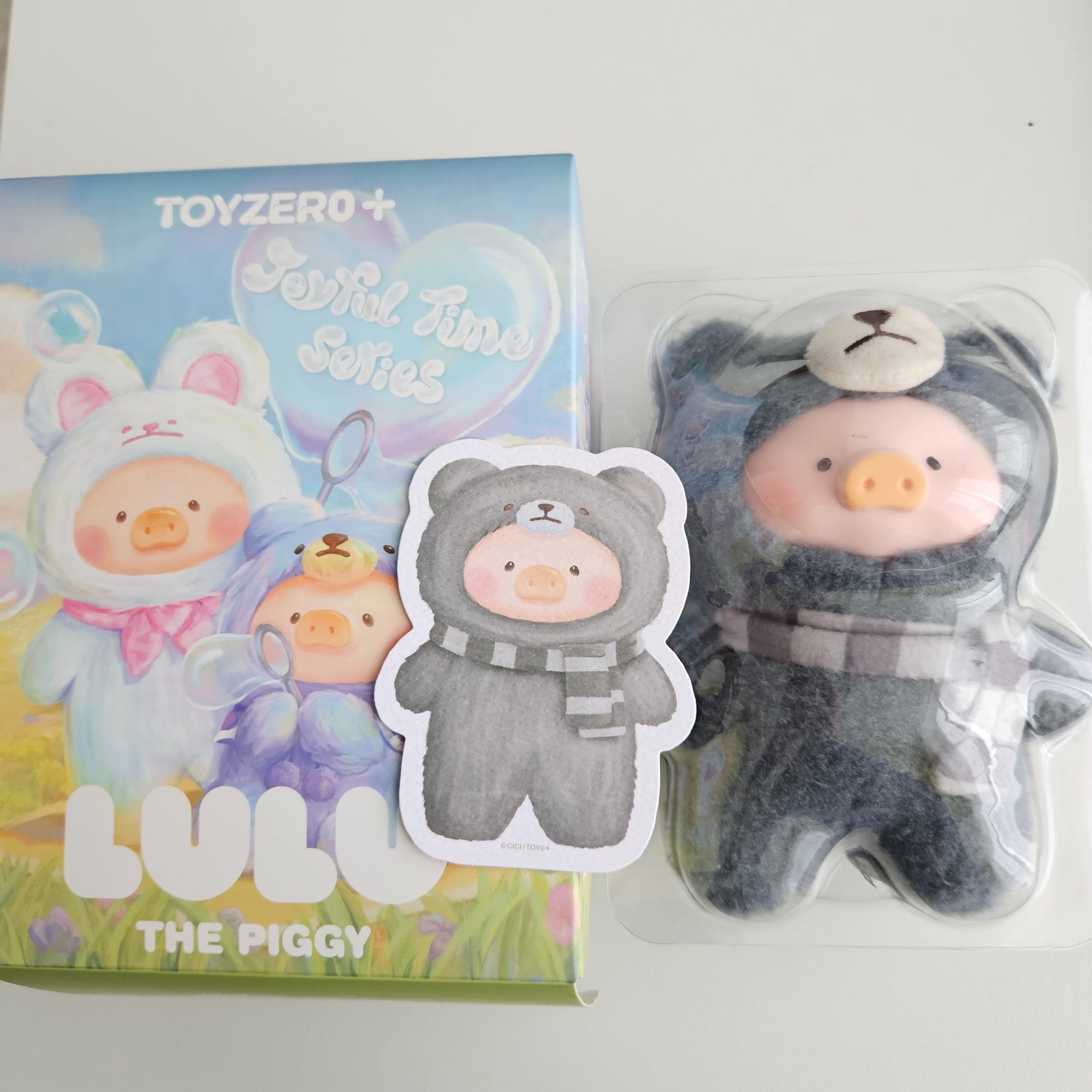 HUGGY TEDDY Grey Scarf- Lulu the Piggy Joyful Time Series Plush Keychain - Toyzero - 1