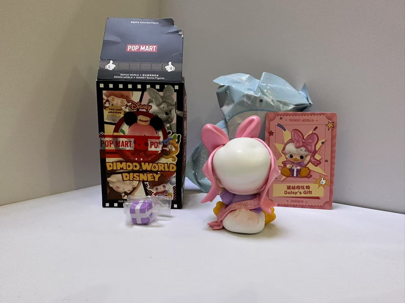 DIMOO WORLD x DISNEY Daisy’s Gift Pop Mart DIMOO World x Disney Series Daisy's Gift Vinyl