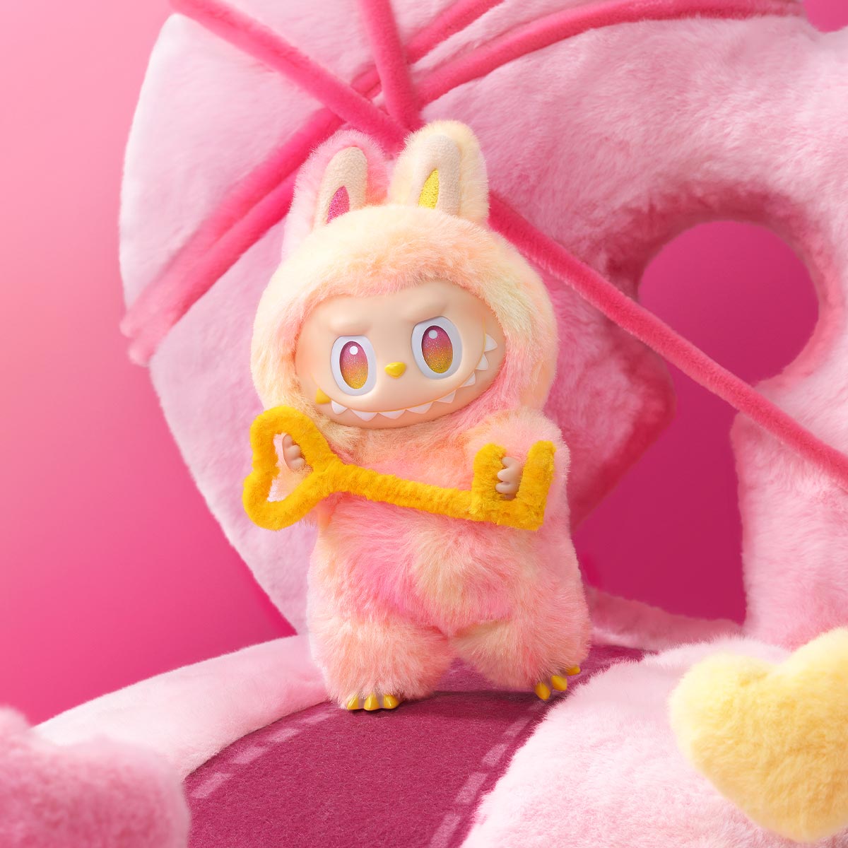 Loyalty Labubu (Pink) - The Monsters Big Into Energy Vinyl Plush Pendant - Pop Mart