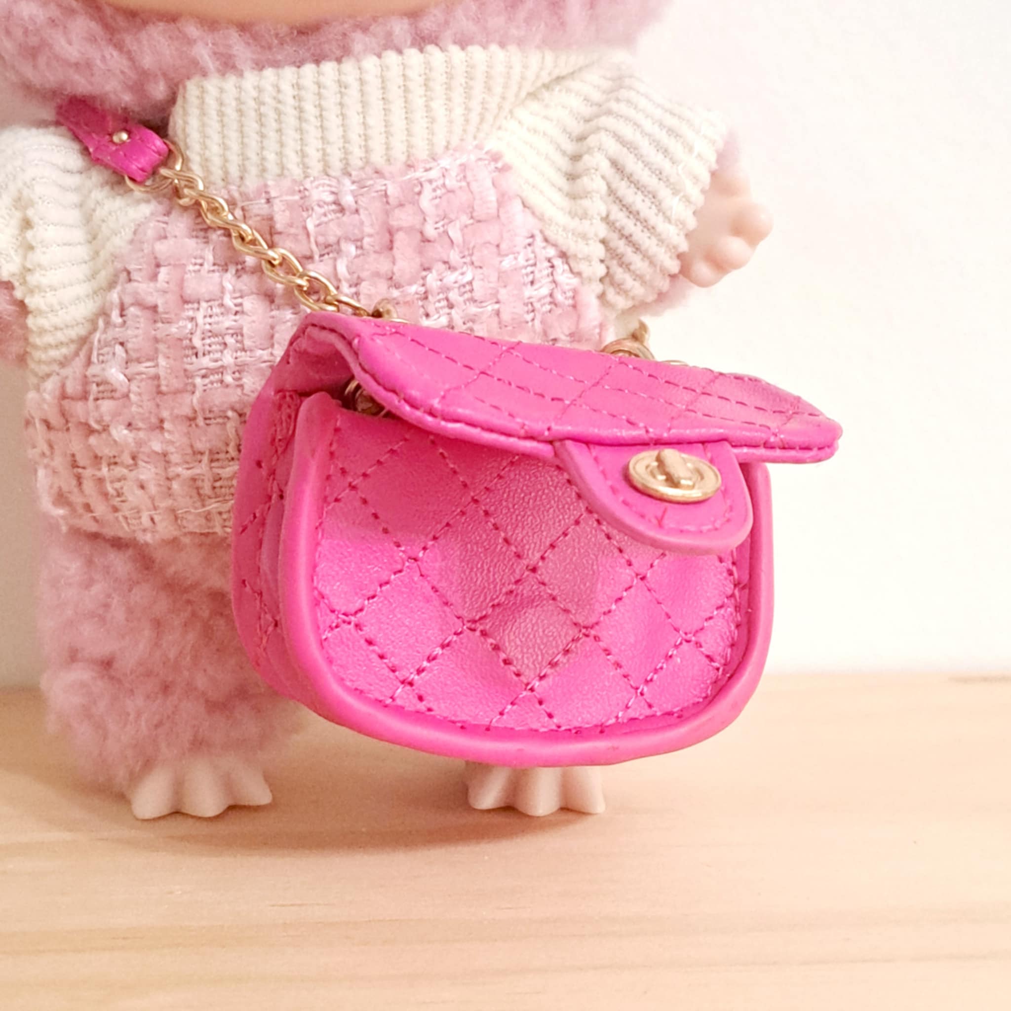 LABUBU 巾着 ピンク Cherry Shrimp Bag Pink Weekend Outfit Set - Labubu Clothes for Exciting