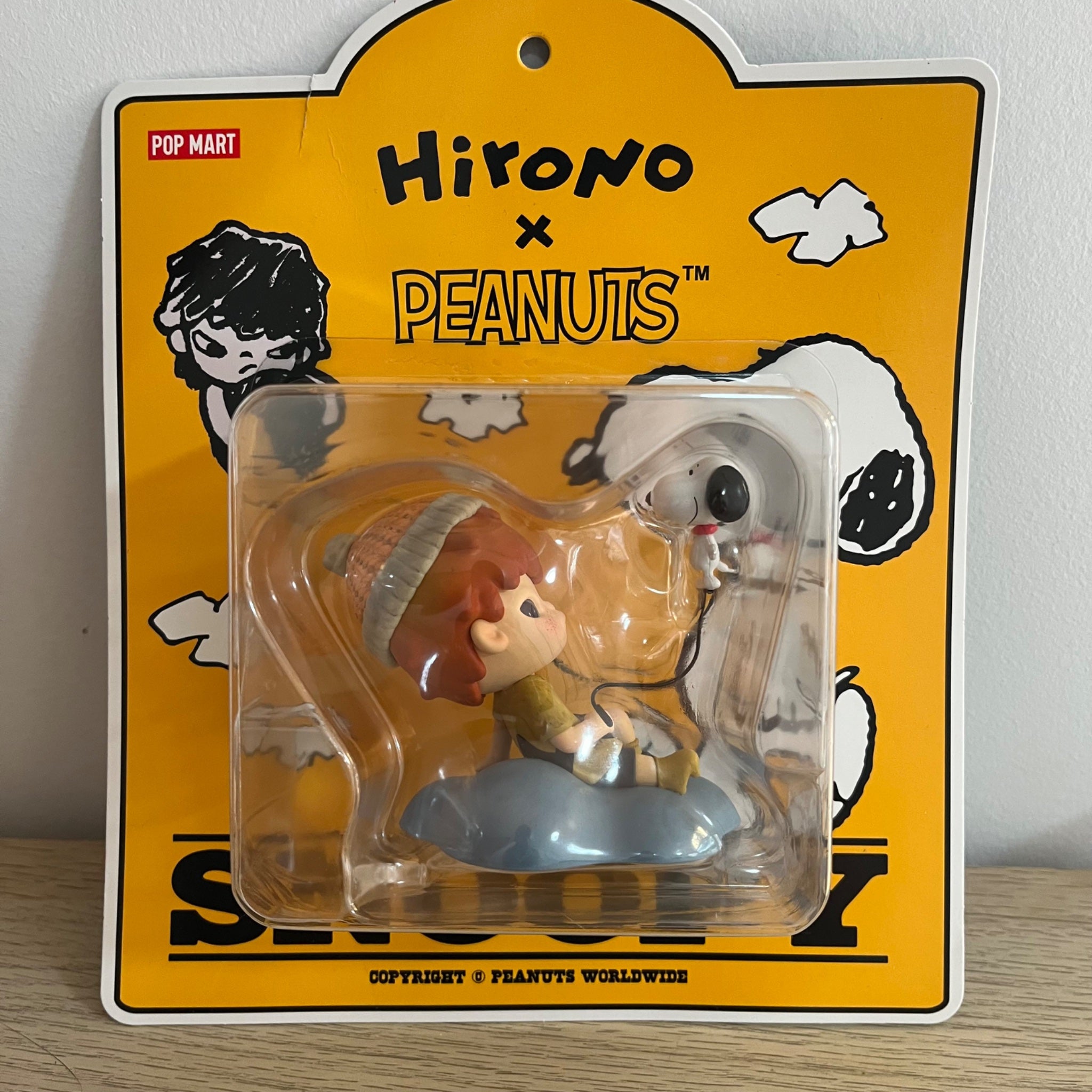 ポップマート Hirono x Peanuts Snoopy Snoopy Figure - Hirono x Peanuts - Pop Mart - Mindzai Toy Shop