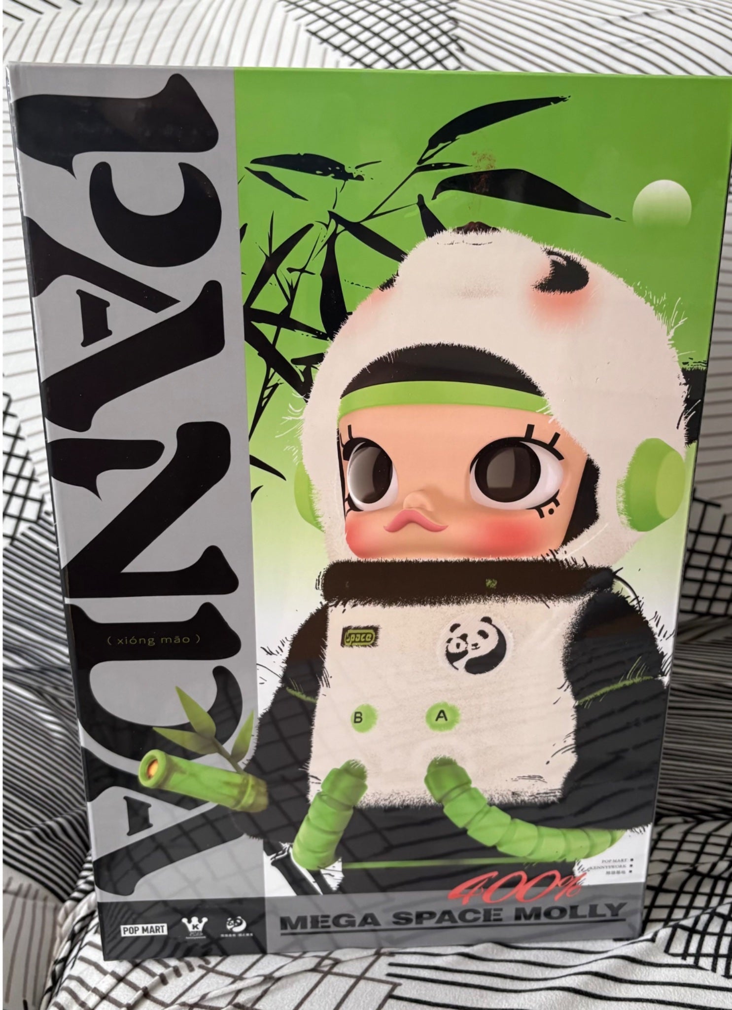 Panda - MEGA SPACE MOLLY 400% -POP MART