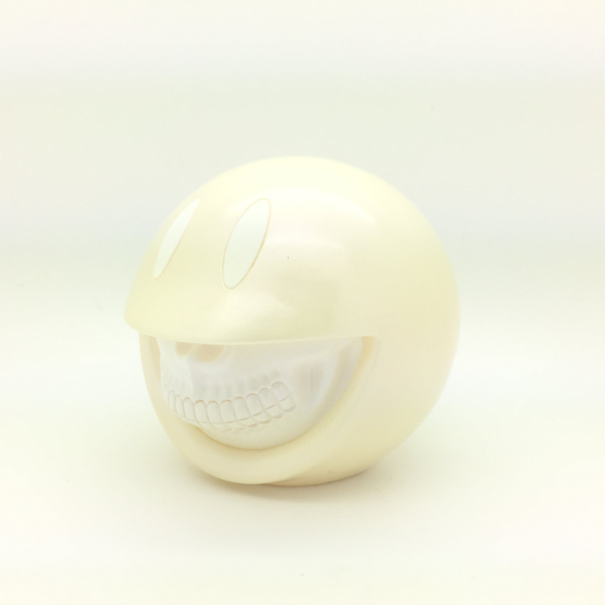 Smiley Grin Pearl - White Grin Edition by Ron English x Made By Monsters x JPS gallery