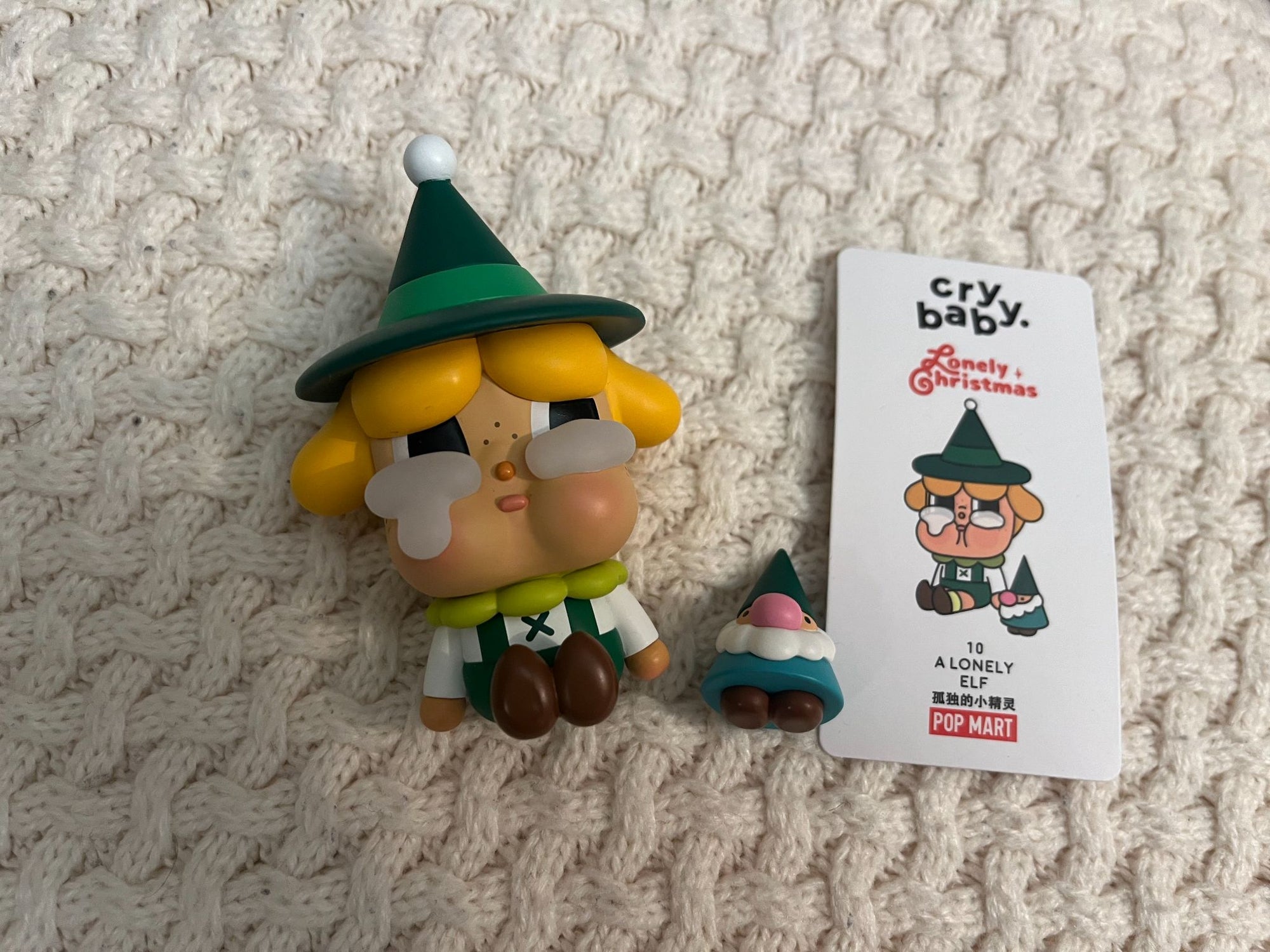 A Lonely Elf - Crybaby Lonely Christmas Series by Pop Mart - 1