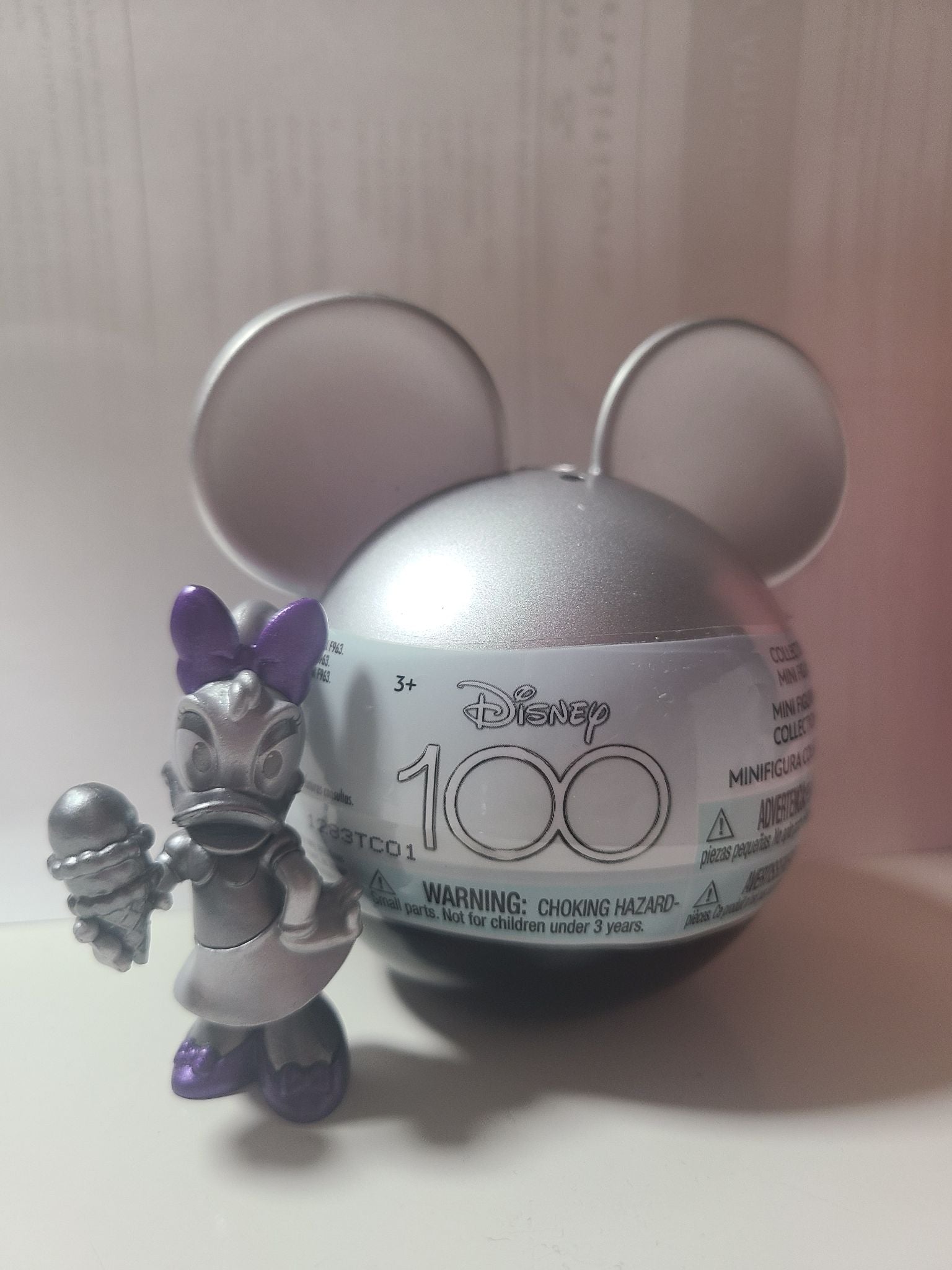 Daisy - Disney 100 Mini Collectibles Figure by Disney  - 1