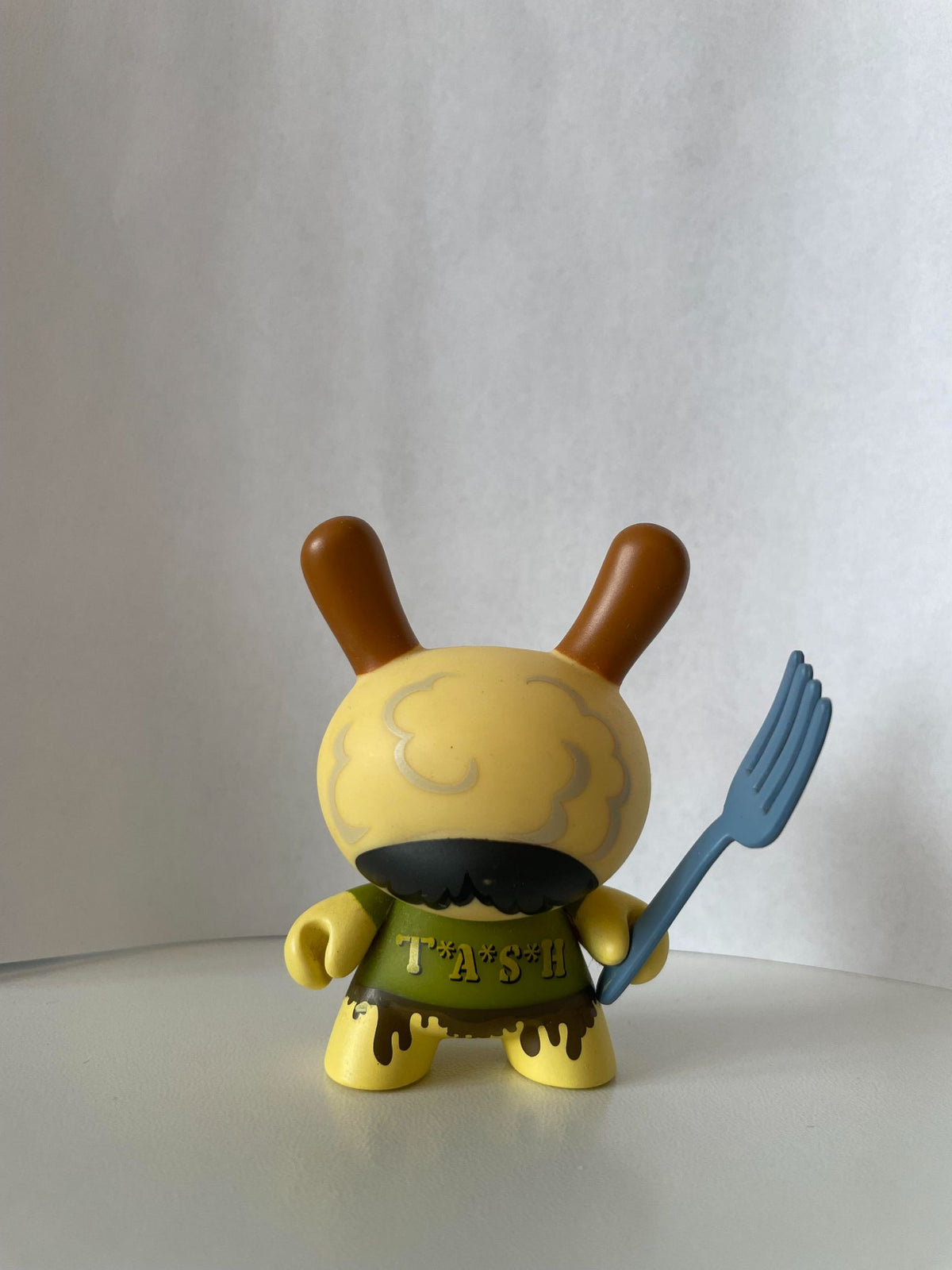 TASH - Dunny Ye Olde English Series by Kidrobot  - 1