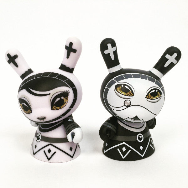 Shah Mat Complete Dunny Chess Set by Otto Bjornik - Mindzai  - 3