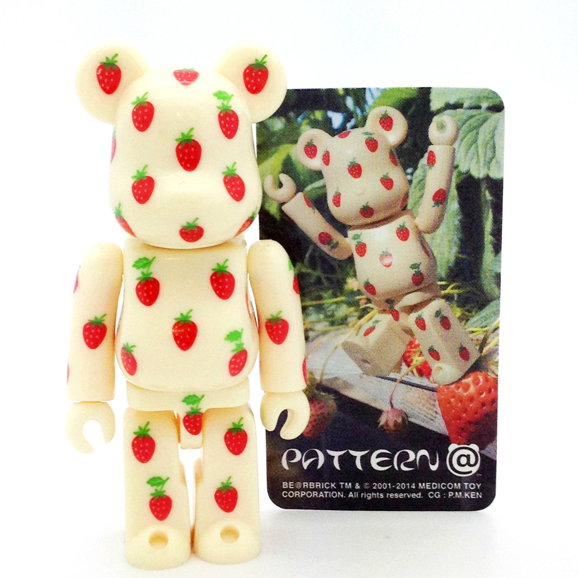 Bearbrick Series 29 - Strawberry (Pattern) - Mindzai  - 1