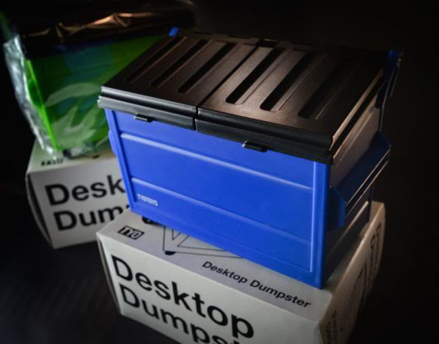 Blue Desktop Dumpster by TYOToys - Mindzai  - 1