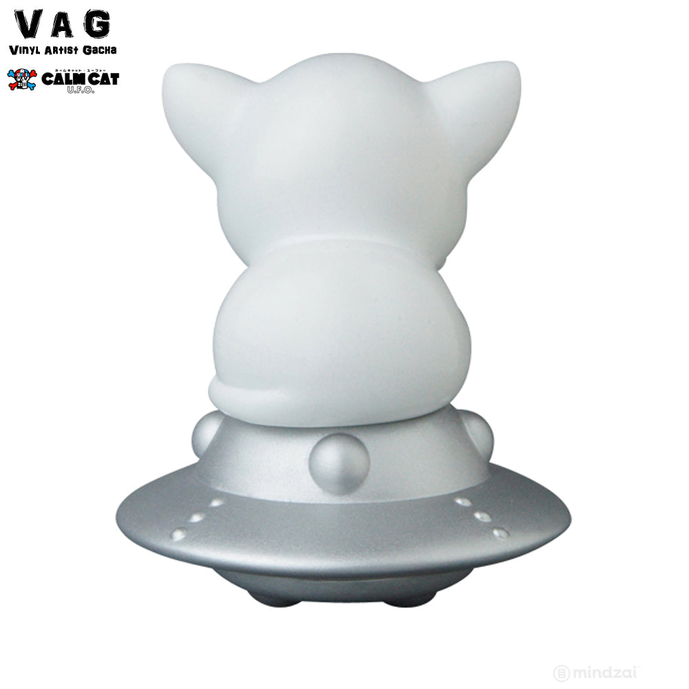 Calm Cat UFO by Art Junkie x Vinyl Artist Gacha (VAG) Series 17
