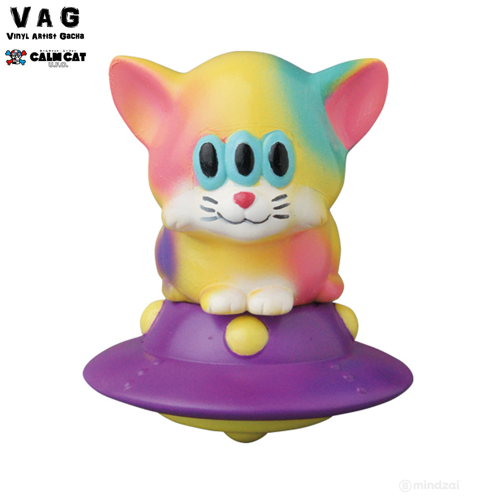 Calm Cat UFO by Art Junkie x Vinyl Artist Gacha (VAG) Series 17