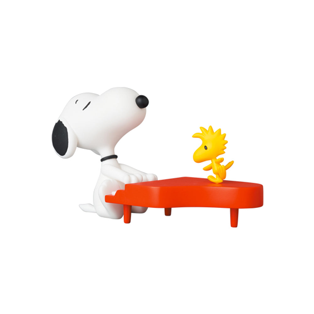 Medicom UDF Peanuts Series 11 Film Director Snoopy Figure (white)