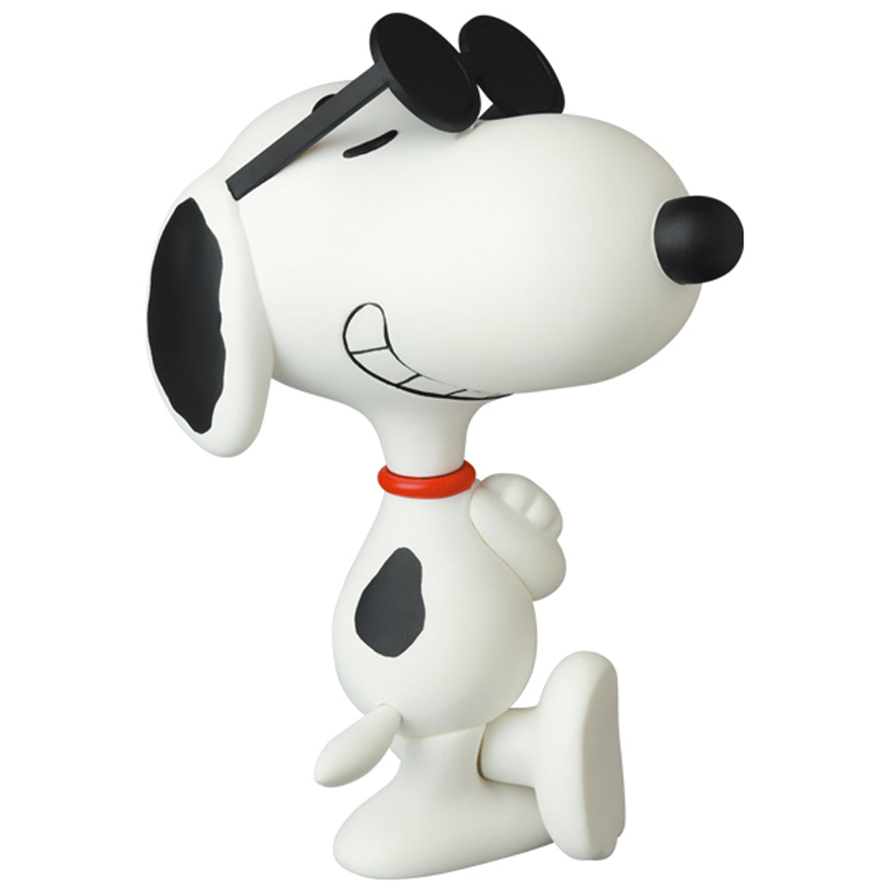 Sunglasses Snoopy (1971 Ver.) Vinyl Collectible Doll by Medicom Toy